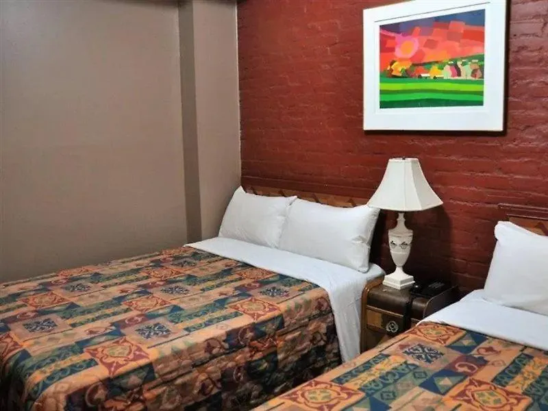 Hotel Ste-Catherine Montreal 2*,
