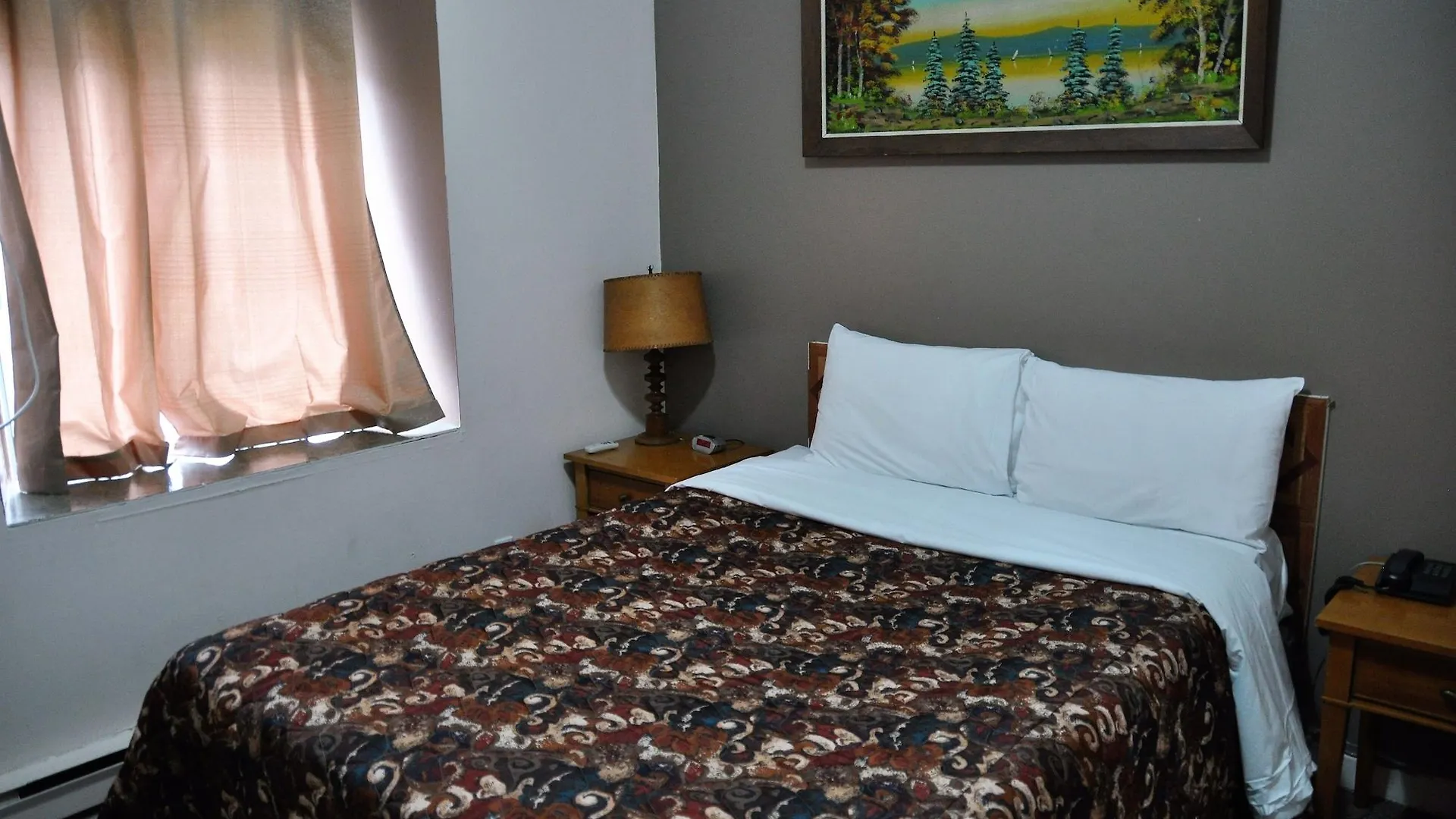 Hotel Ste-Catherine Montreal